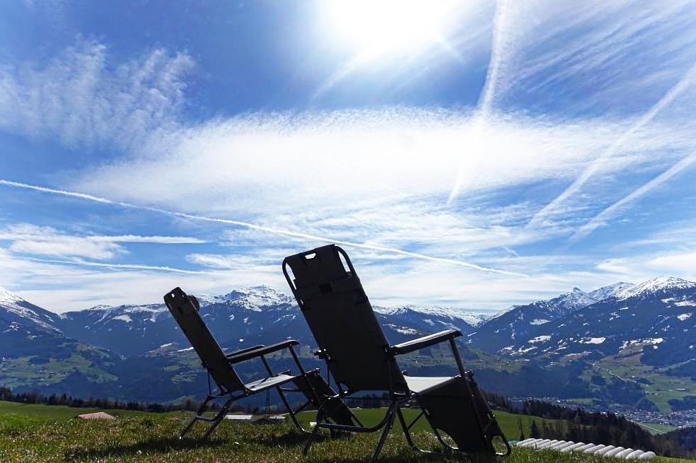 Grafenhusl am Karwendelgebirge ... Sonnenbaden wie ein Kaiser