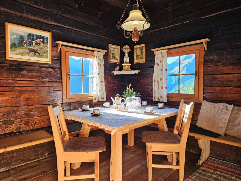 Almhütte Panoramablick Rote Spitze ... Willkommen