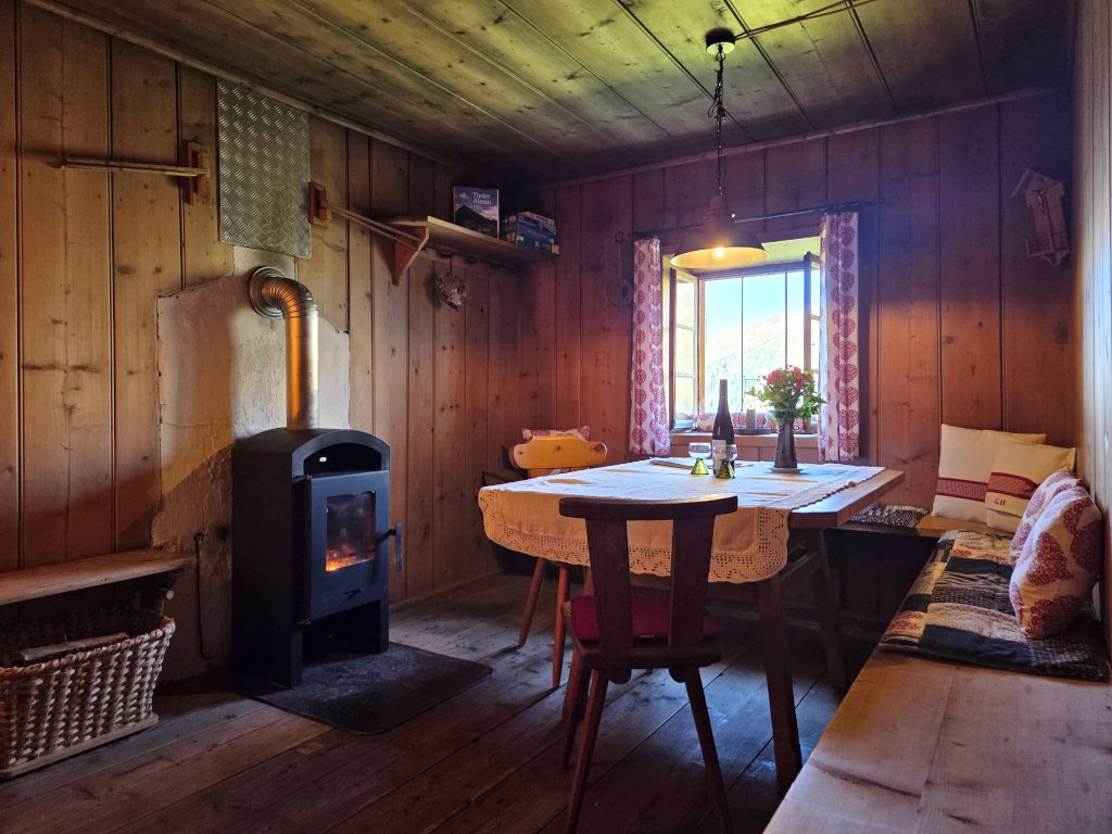 St�cklh�tte auf der St�cklalm ... die sch�ne Naviser Stube 