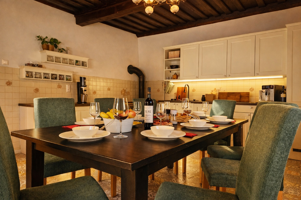 Alte Schule in Krieglach  ... tretet ein