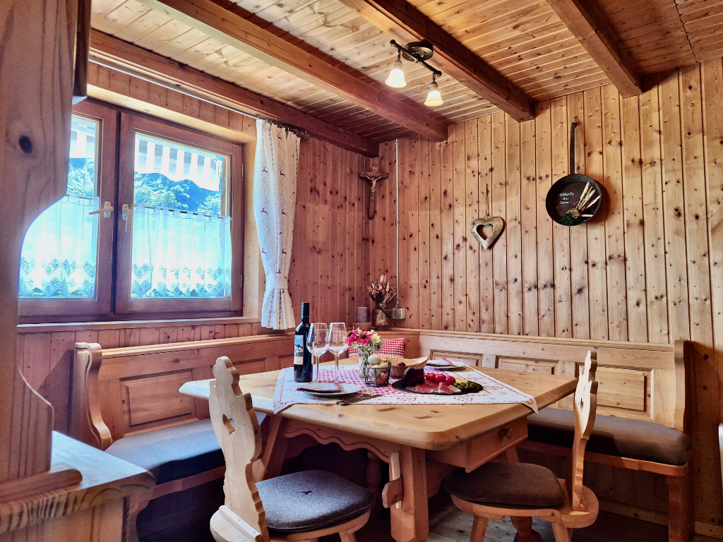 Sennerhütte Tuxer Alpen ... tretet ein & bringt Glück herein
