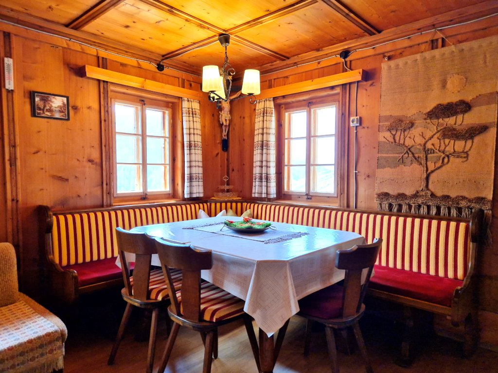 Pirglerhof Auervillgraten ... die urige Stube ldt euch ein
