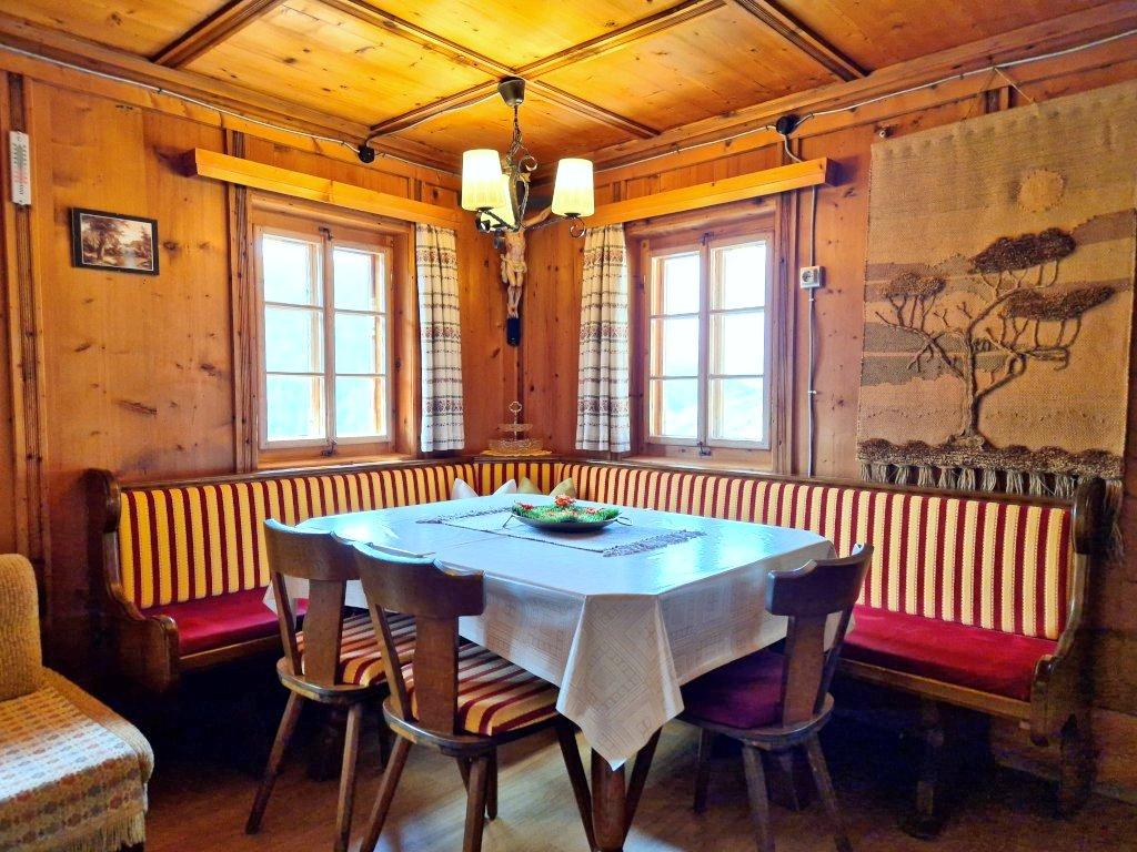 Pirglerhof Au�ervillgraten ... die urige Stube l�dt euch ein