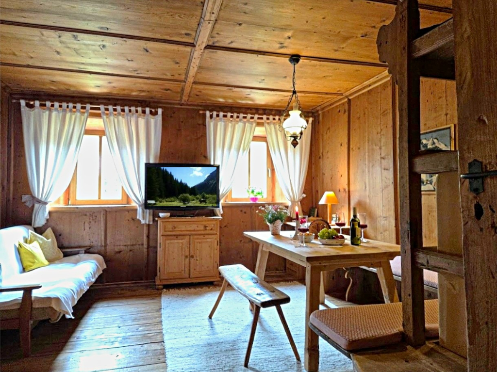 Georgshof in Obernberg ... die wunderschn restaurierte Tiroler Stube  