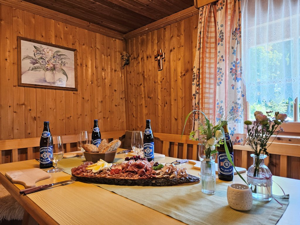 Wurzelhtte St. Jakob im Walde ... die gemtliche Fichtenstube