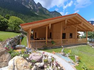 Kuschelchalet am Fue der Hohen Burg Kuschelchalet