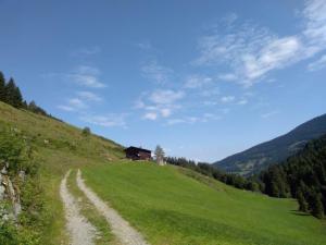 Heubodenhütte Tuxer Alpen einsame Berghütte mieten