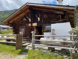 Wildofen Htte Tuxer Alpen Almhtte Tuxer Alpen