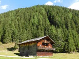 Almbodenhtte in Innervillgraten ... die Gipfel zum Greifen nah